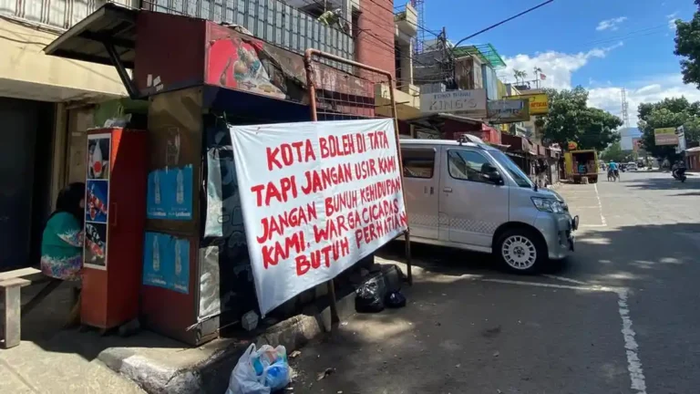 Tanggapan Instruksi Dedi Mulyadi, Wali Kota Bandung Pastikan Penertiban PKL Cicadas Bisa Dilakukan