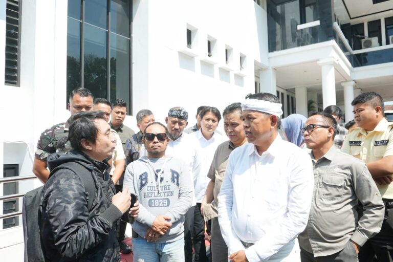 Orang Tua dari Calon Siswa SPMB, Panik Sehingga Datangi Disdik Jabar